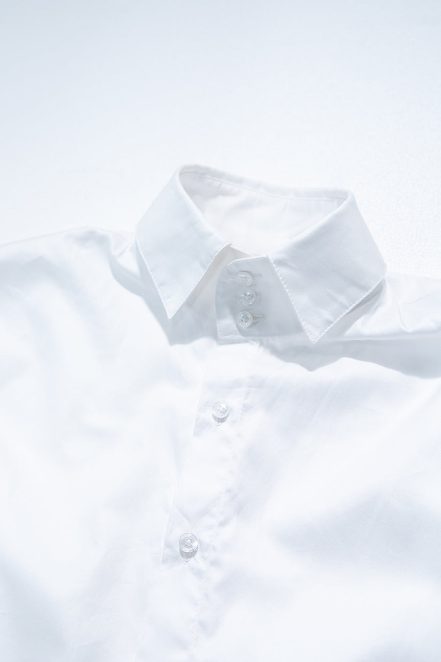 "ARI" Structured button up shirt white