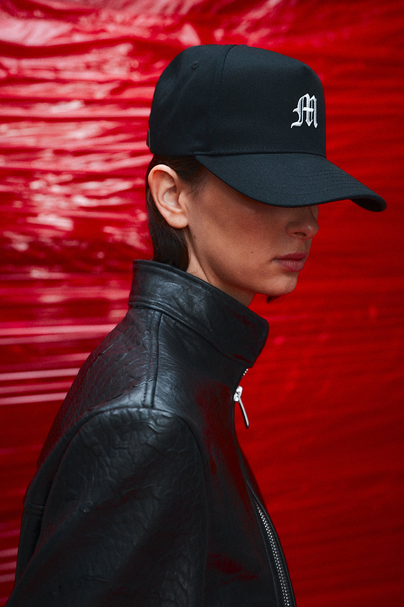 "M" Embroidered hat black