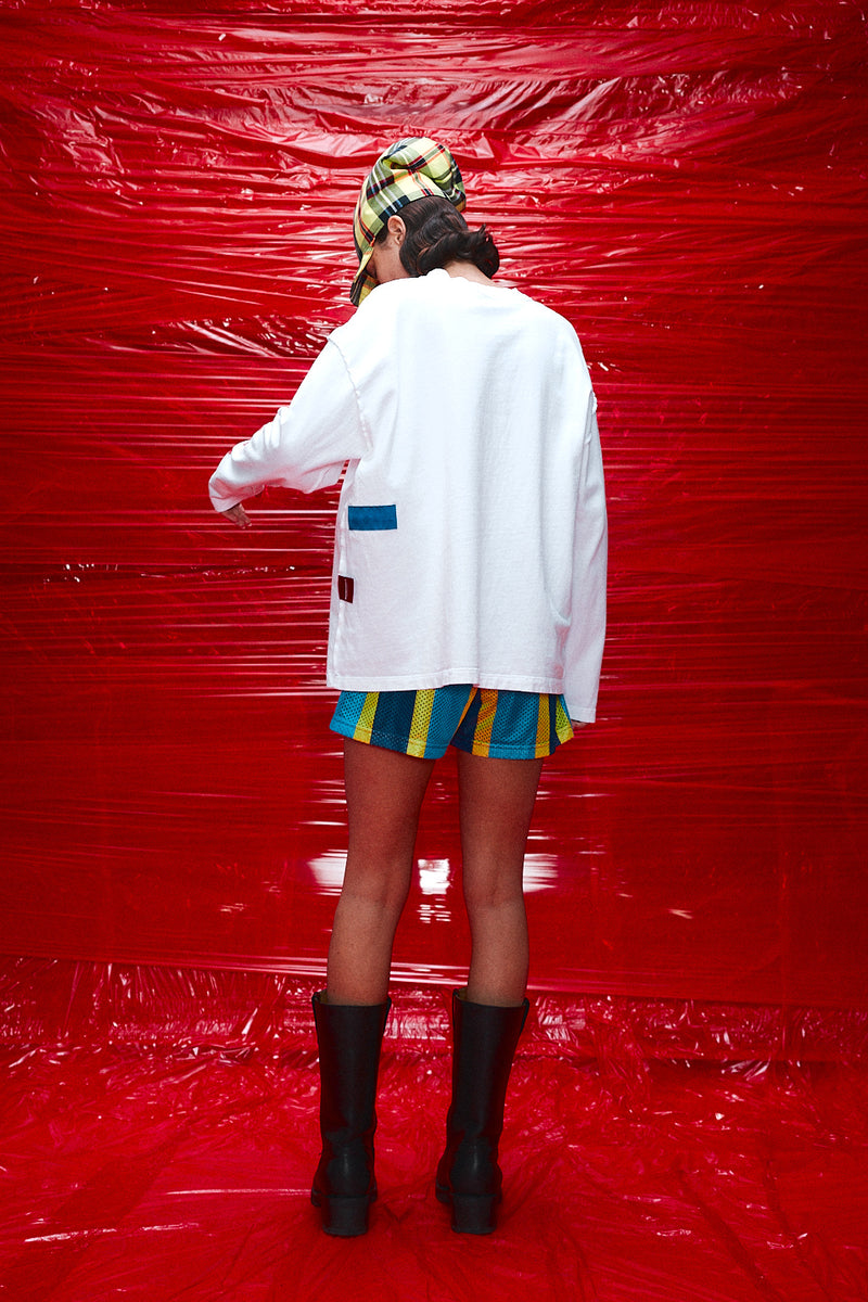 "Never trust the pink thing" Longsleeve T-shirt white