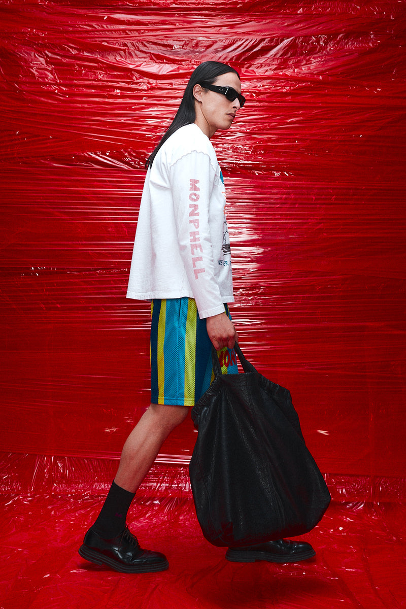 "Never trust the pink thing" Longsleeve T-shirt white