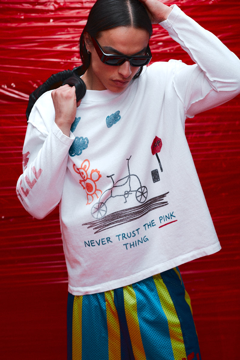 "Never trust the pink thing" Longsleeve T-shirt white