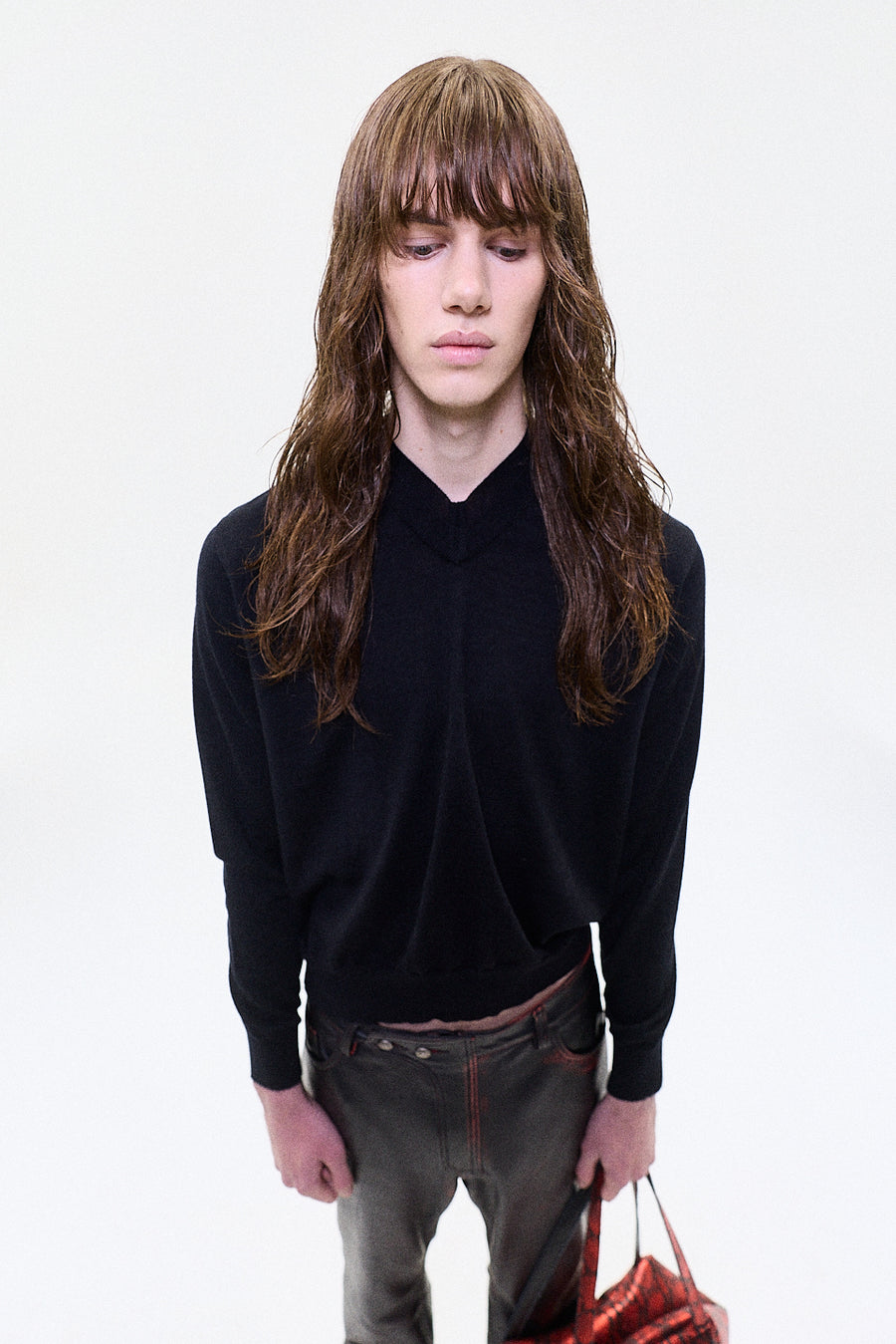 "FRIDA" lightweight v neck knit midnight