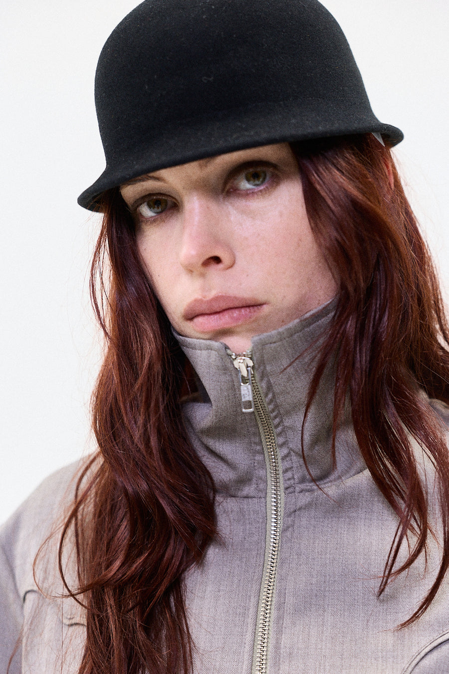 "KOROVA" pillbox hat black