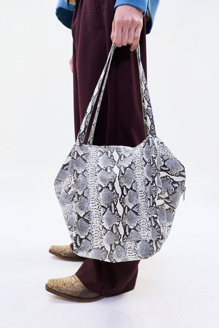 "LEON" snakeskin bag white