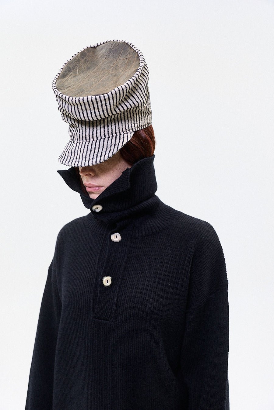 "DANTE" turtle neck knit midnight