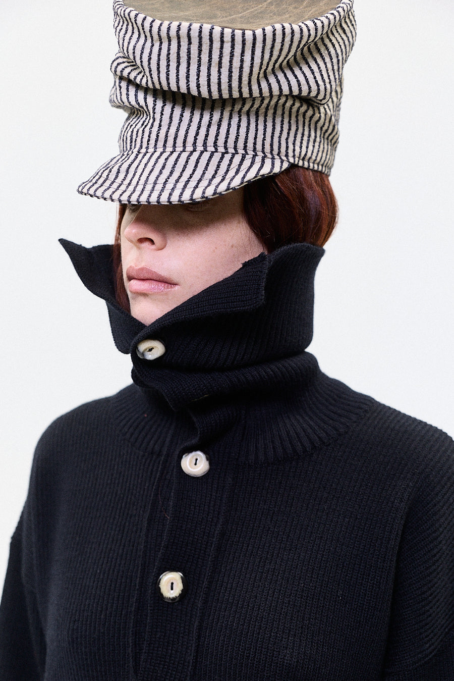 "DANTE" turtle neck knit midnight