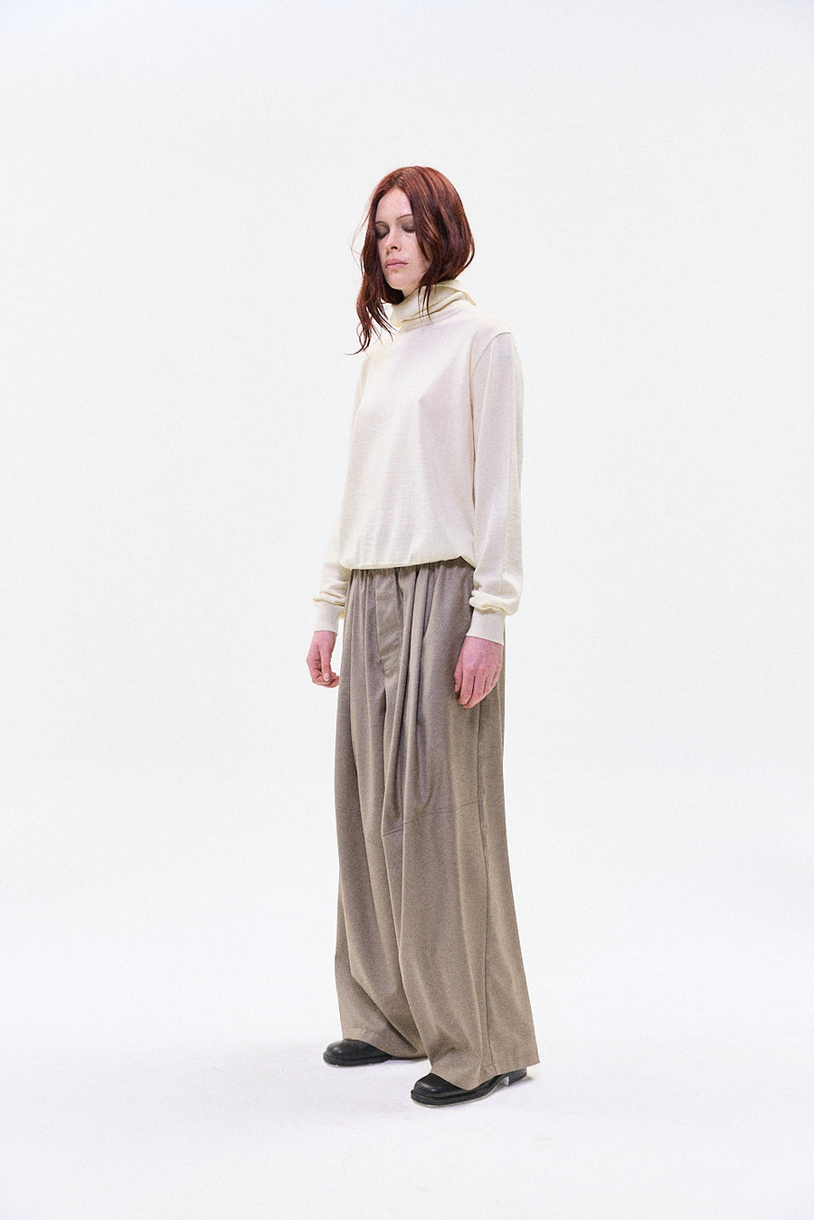 "Nino" Oversized trouser wool sand