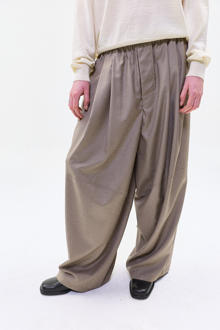 "Nino" Oversized trouser wool sand