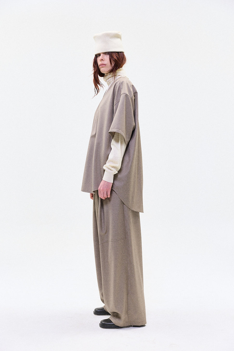 "Nino" Oversized trouser wool sand