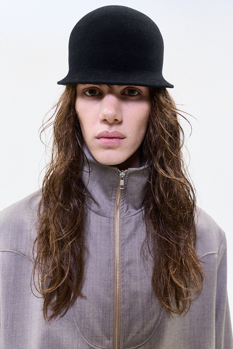 "KOROVA" pillbox hat black