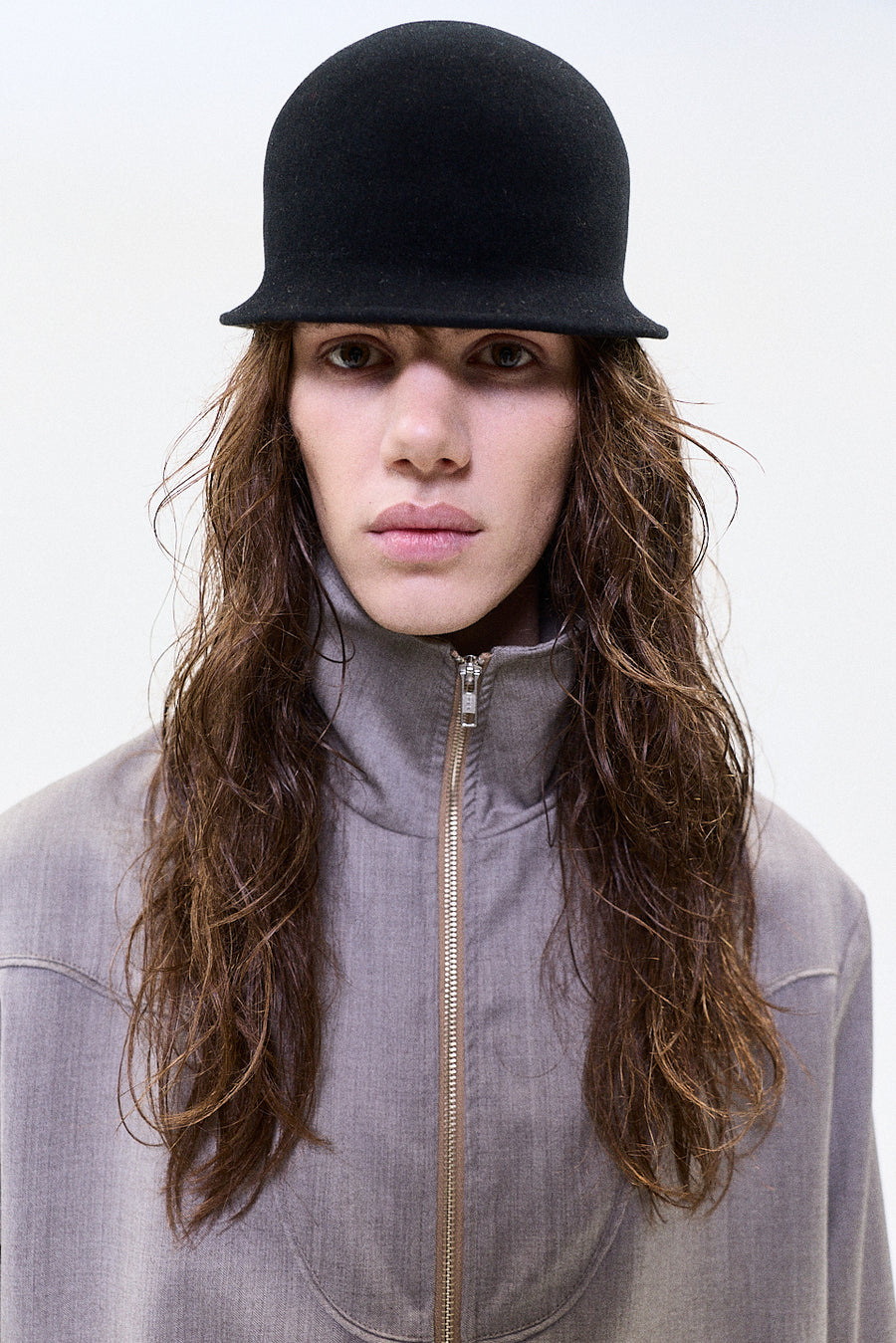 "KOROVA" pillbox hat black