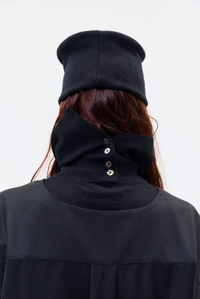 "REMI" lightweight highneck knit midnight