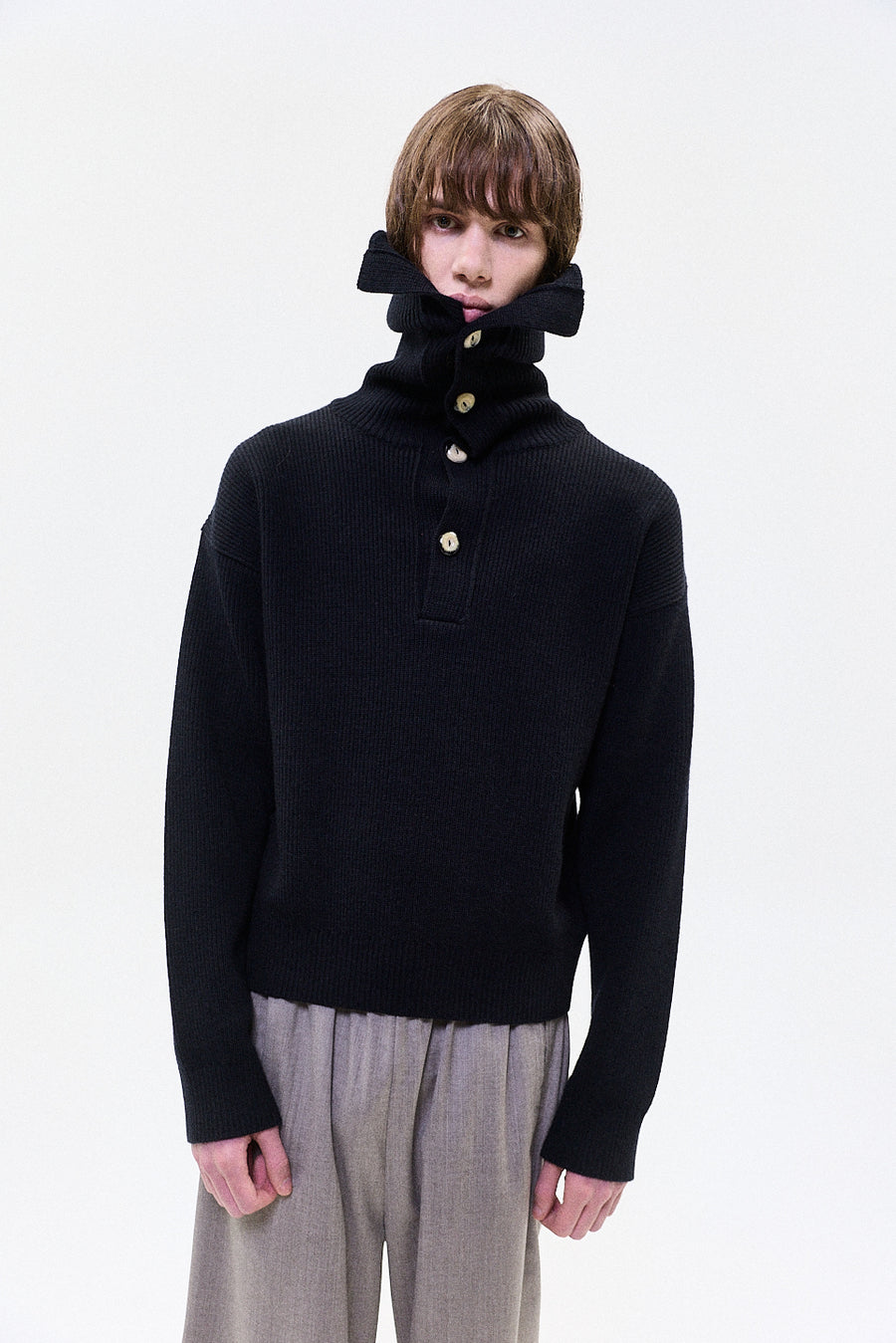 "DANTE" turtle neck knit midnight