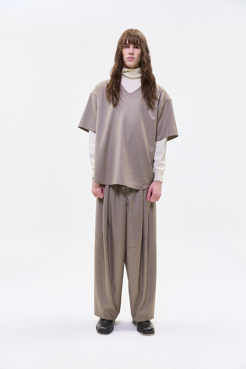 "ARLO" v-neck shirt sand