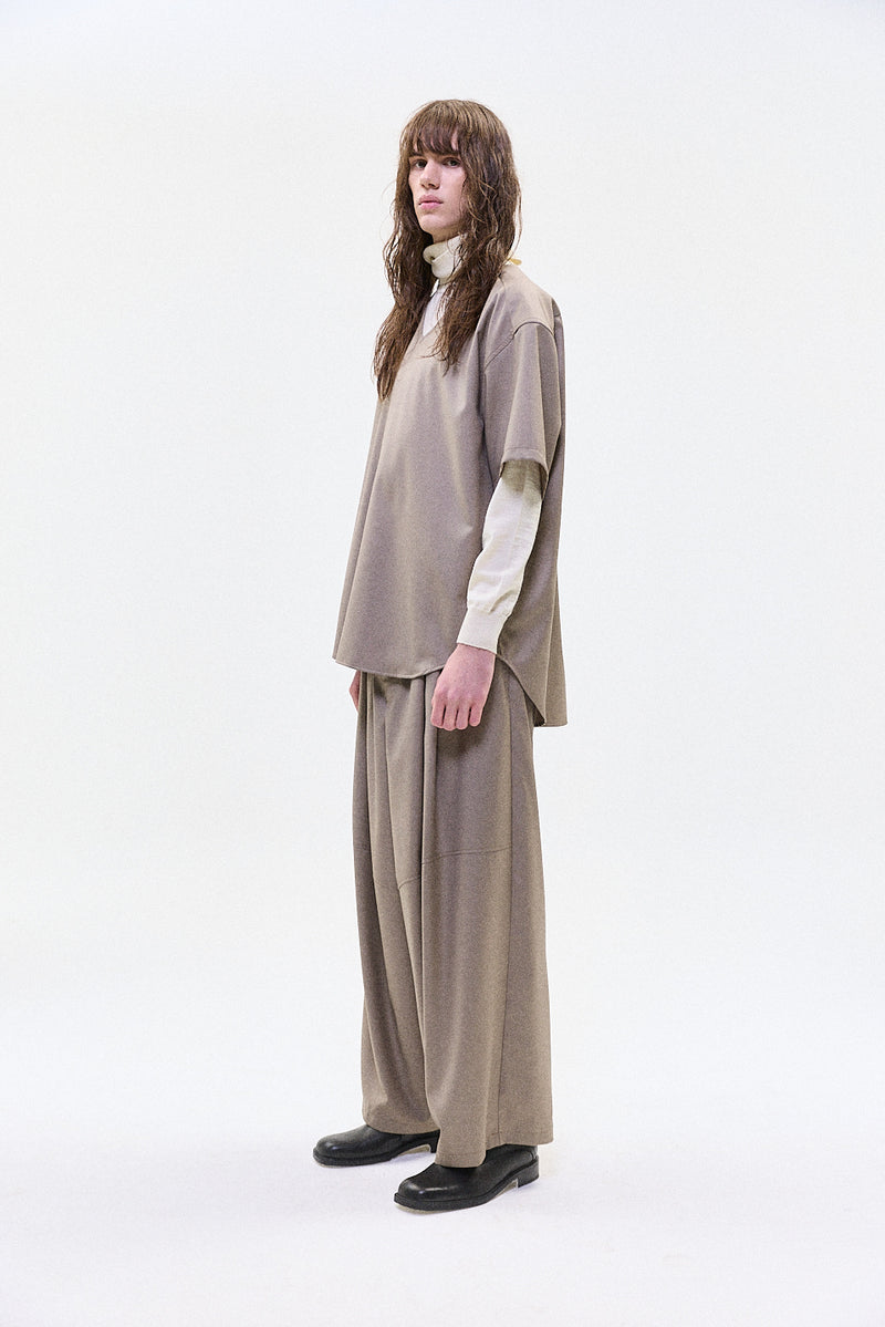"ARLO" v-neck shirt sand