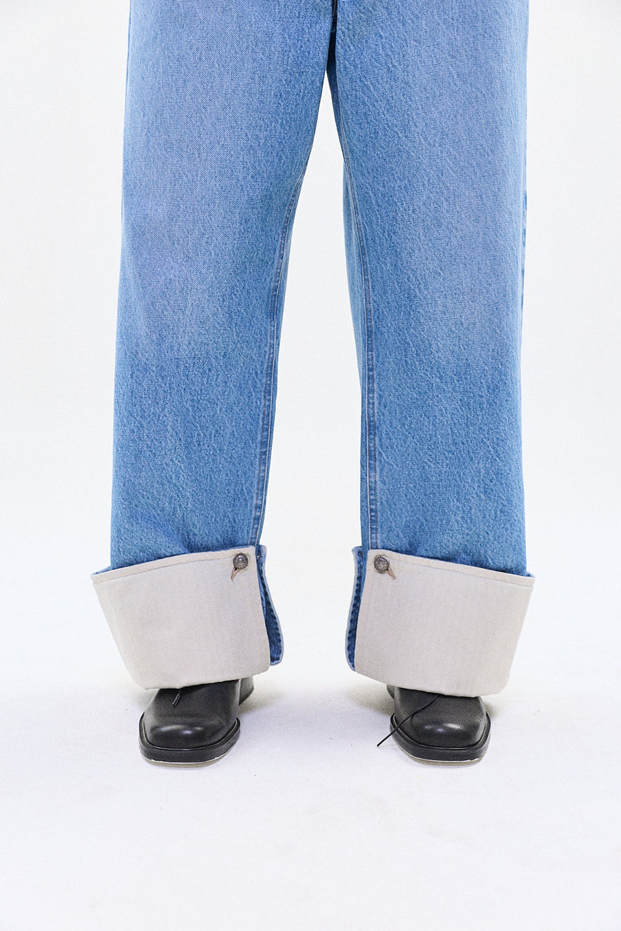 "LEO" ivory cuff denim