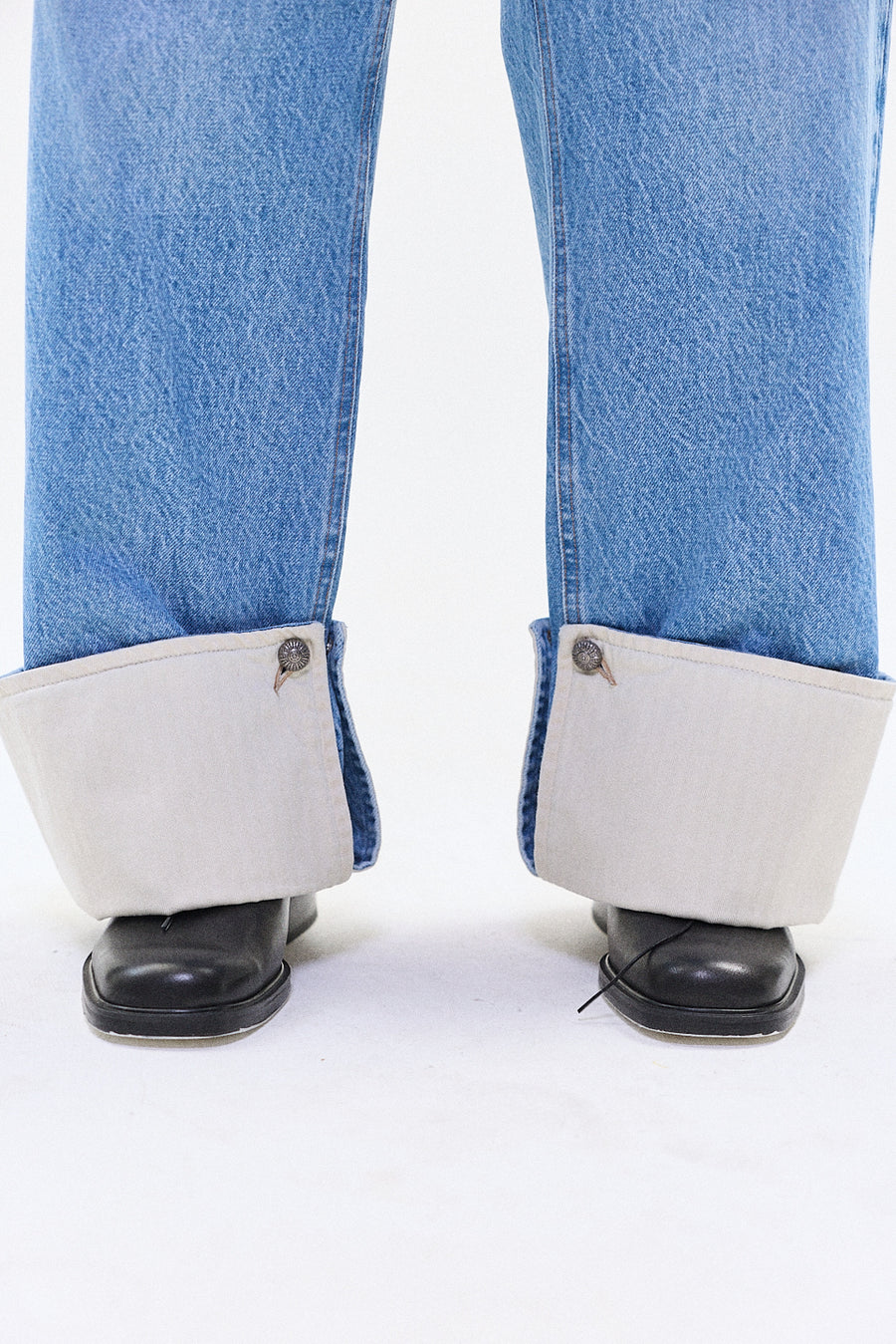 "LEO" ivory cuff denim