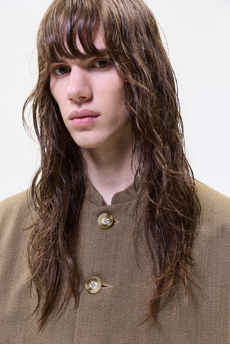 "HRUKI" Fitted jacket with buttons sand