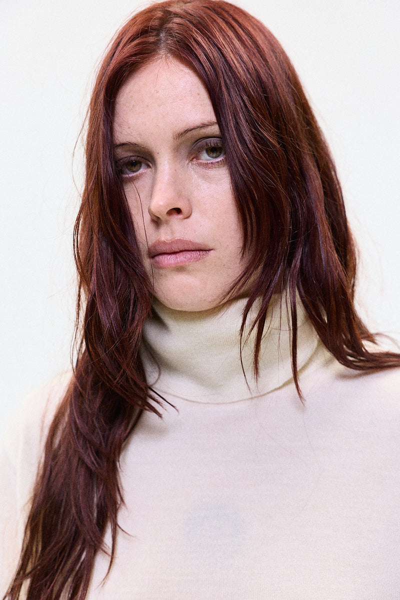 "REMI" lightweight highneck knit cream