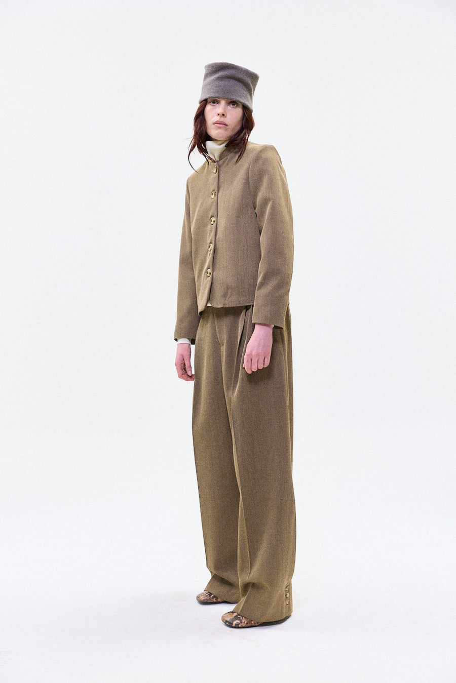"YUNA" wool trouser sand