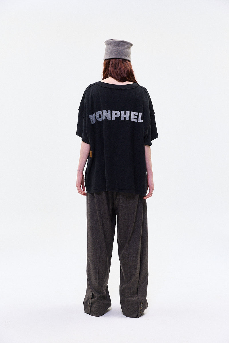 "LEAVE ME ALONE" tshirt black
