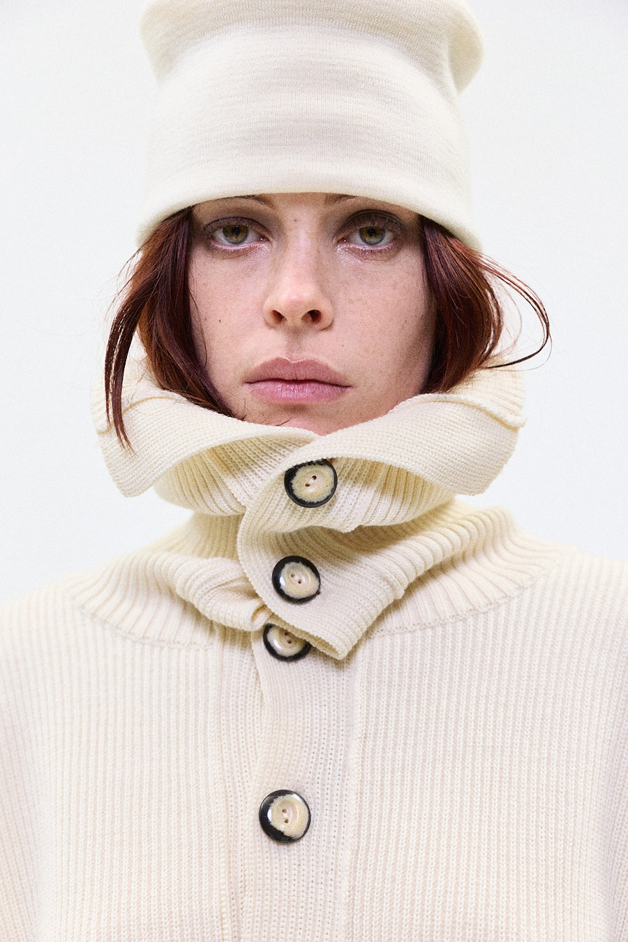 "DANTE" turtle neck knit ivory