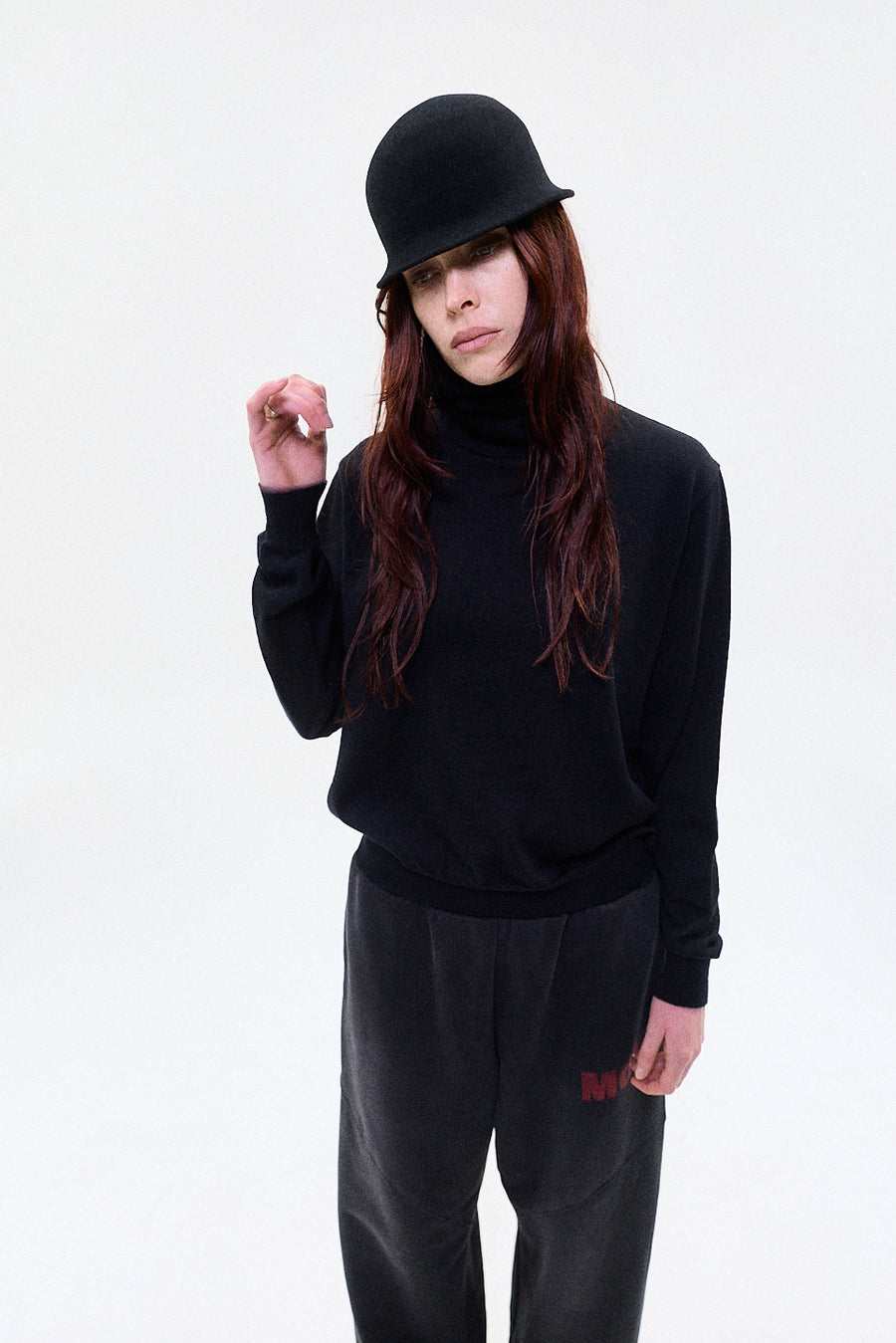 "REMI" lightweight highneck knit midnight