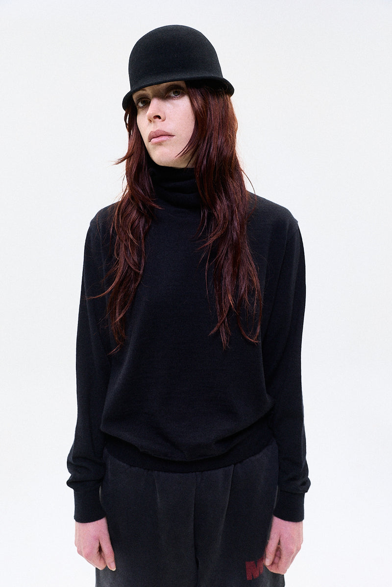 "REMI" lightweight highneck knit midnight