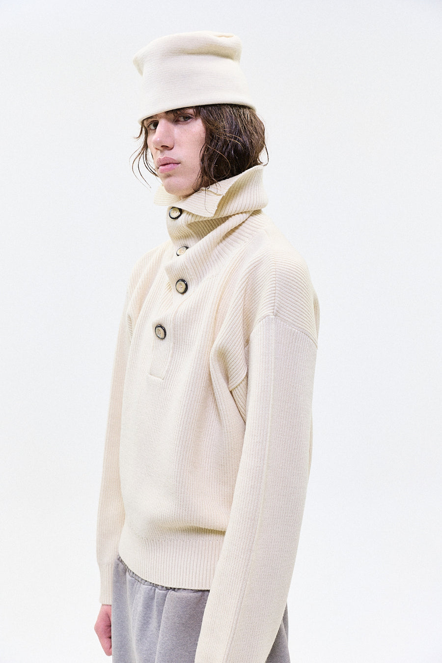 "DANTE" turtle neck knit ivory