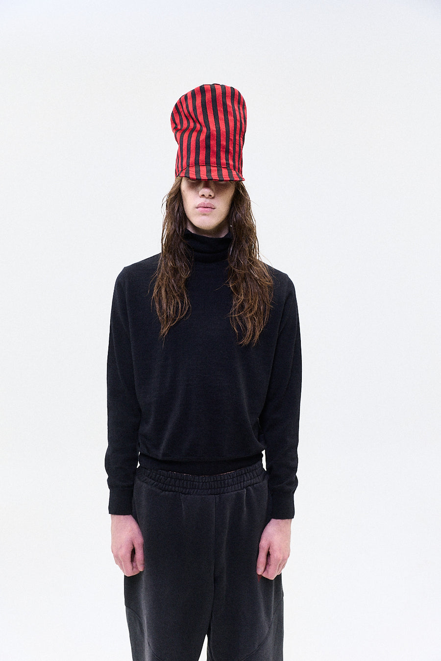 "Conductor" high hat red/black silk