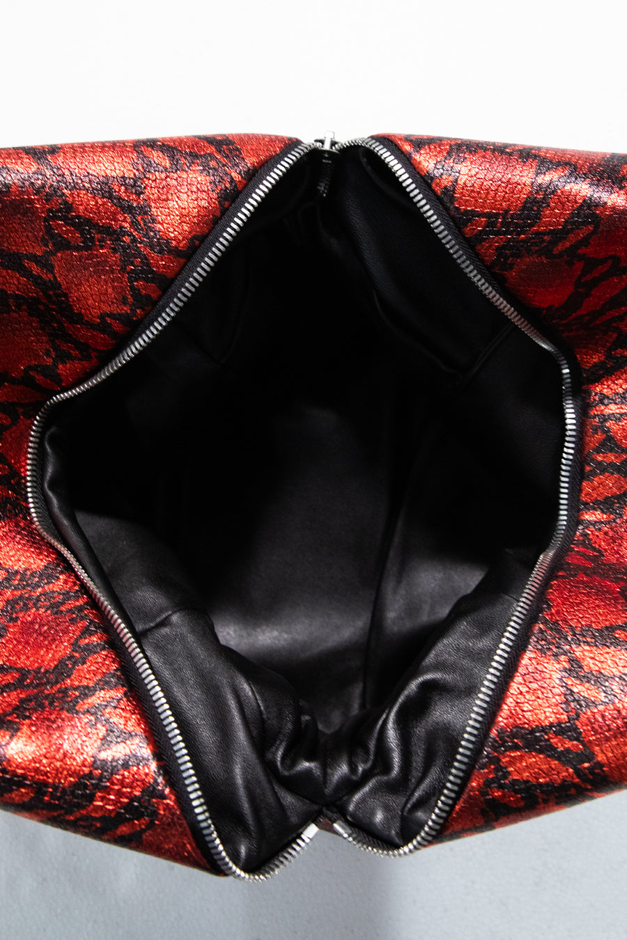 "LEON" snakeskin bag red