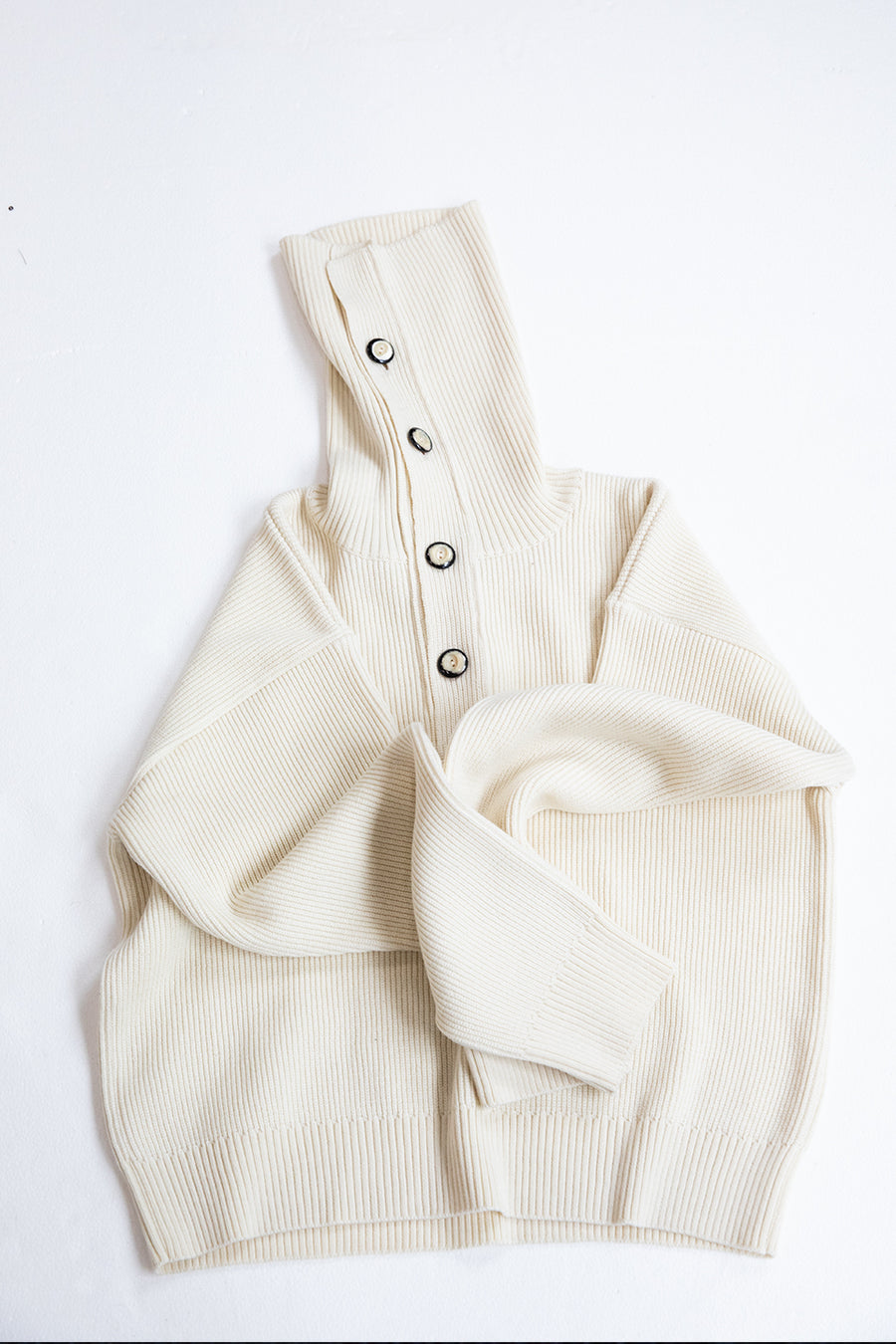 "DANTE" turtle neck knit ivory