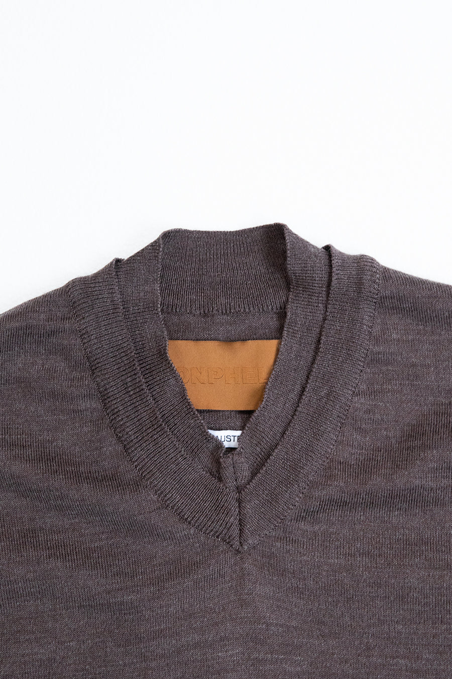 "FRIDA" lightweight v neck knit brown