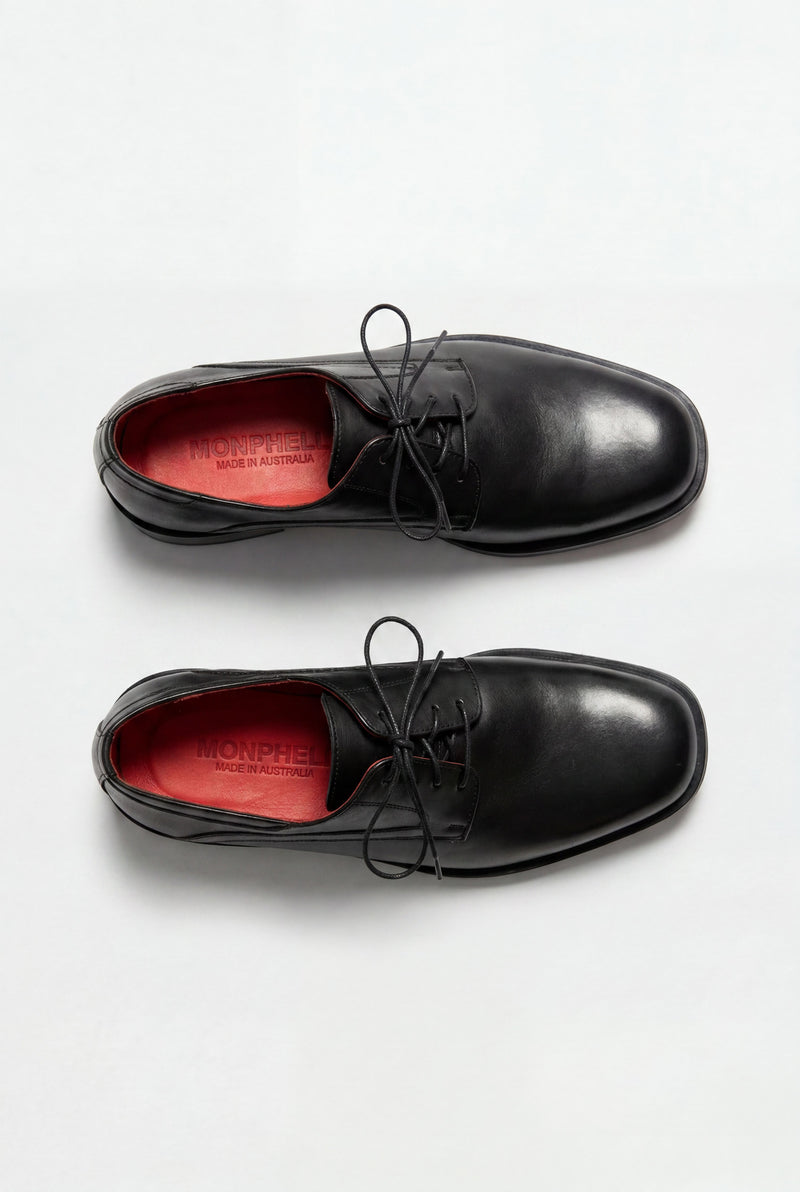 "MOH" lace up