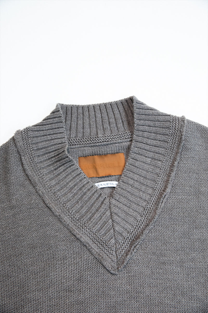"DARIA" V-NECK JUMPER GRAPHITE