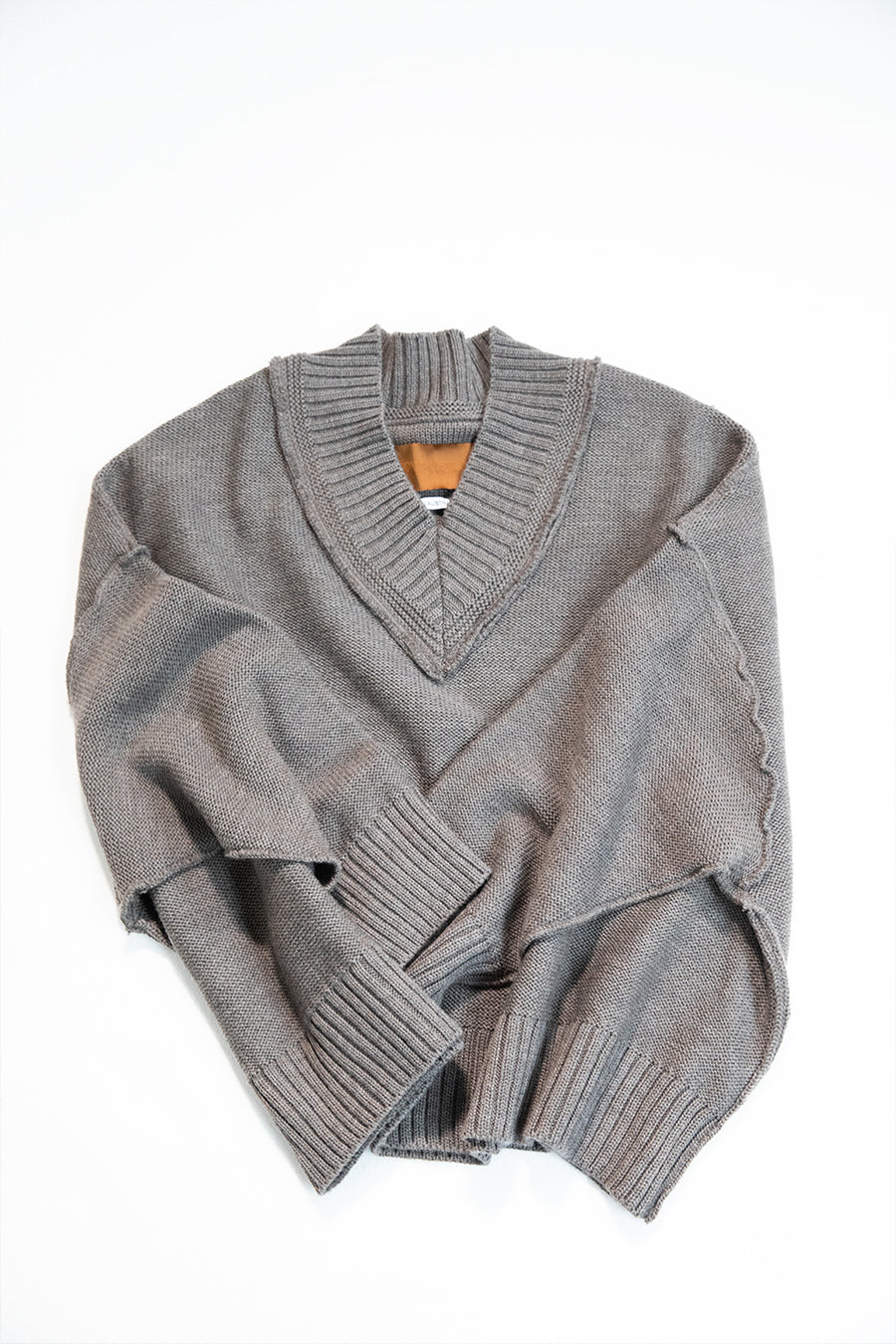"DARIA" V-NECK JUMPER GRAPHITE