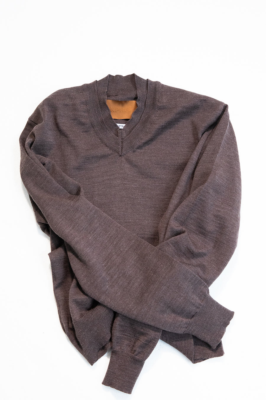 "FRIDA" lightweight v neck knit brown