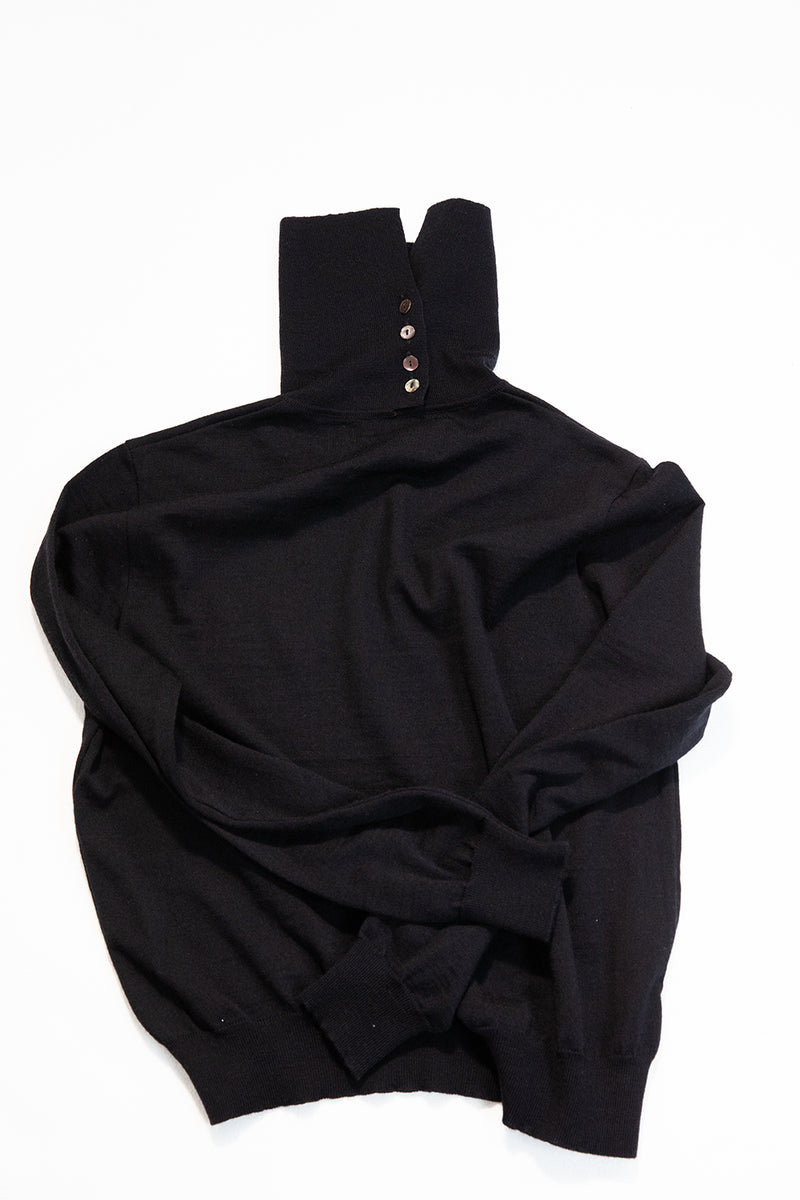 "REMI" lightweight highneck knit midnight